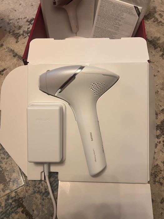Vând Philips Lumea IPL Seria 8000 nou