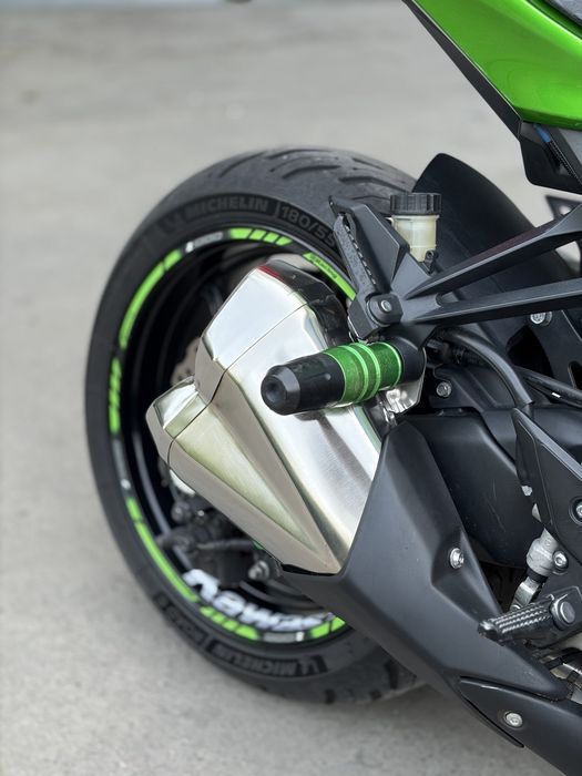 KAWASAKI Z1000 Суперстрит
