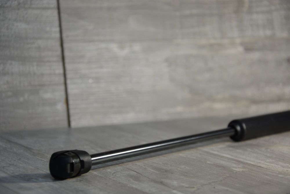 Торсионы капота , багажника Субару Subaru