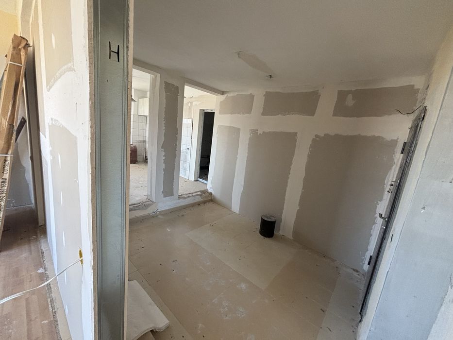 Продава се Тристаен апартамент в Петрич - 92 кв.м за 544 €/кв.м - Снимка #2