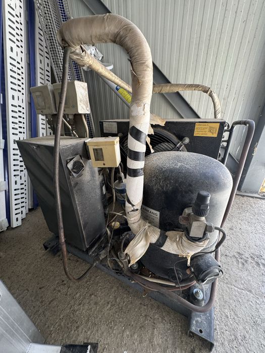 Професионална хладилна витрина Наги + агрегат | За магазин / месарница