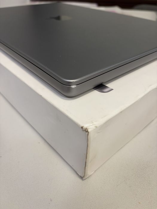 MacBook Pro 16 m1pro 16/512