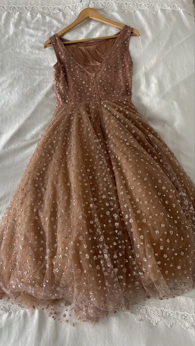 Нарядное платье.