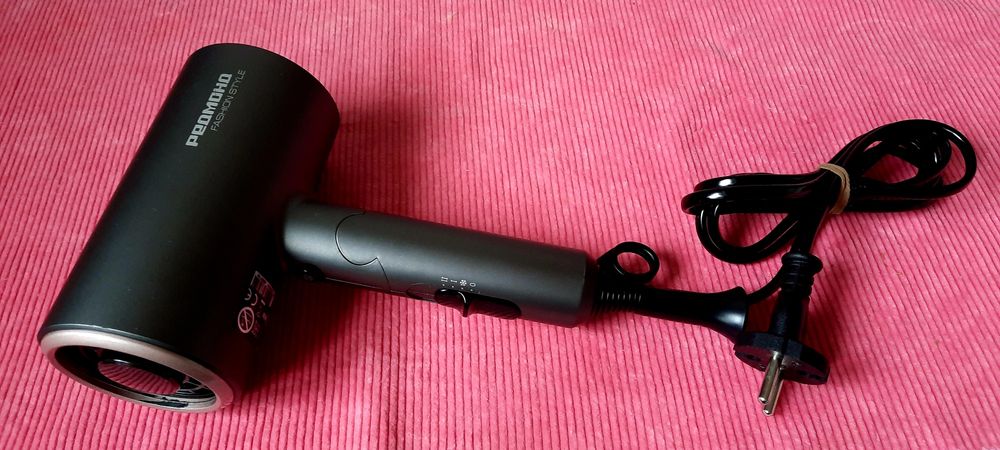 Модель REDMOND fashion style фень