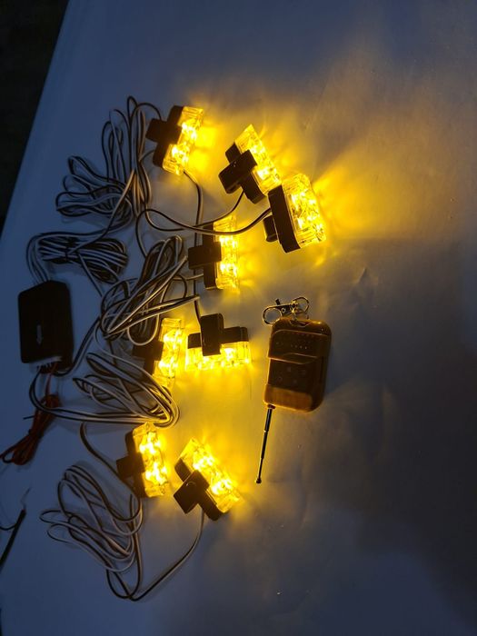 Kit 8 lumini stroboscopice ultra puternice cu telecomandă