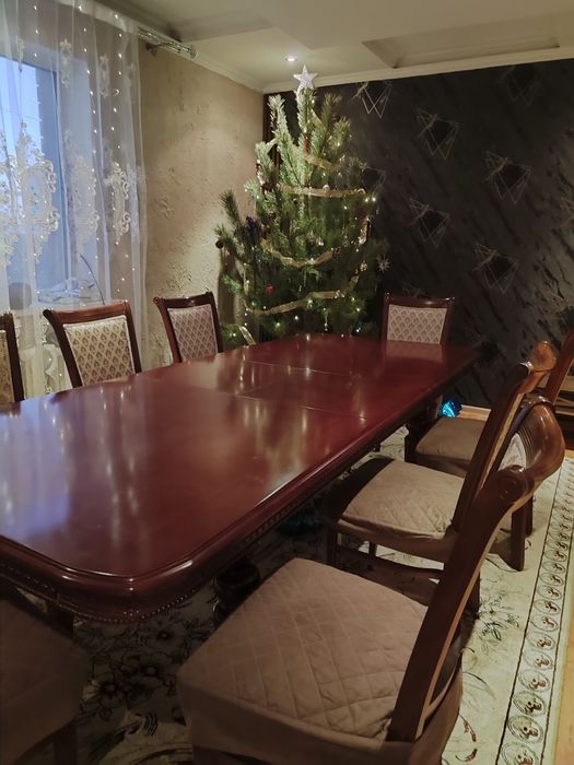 Продам стол с стульями