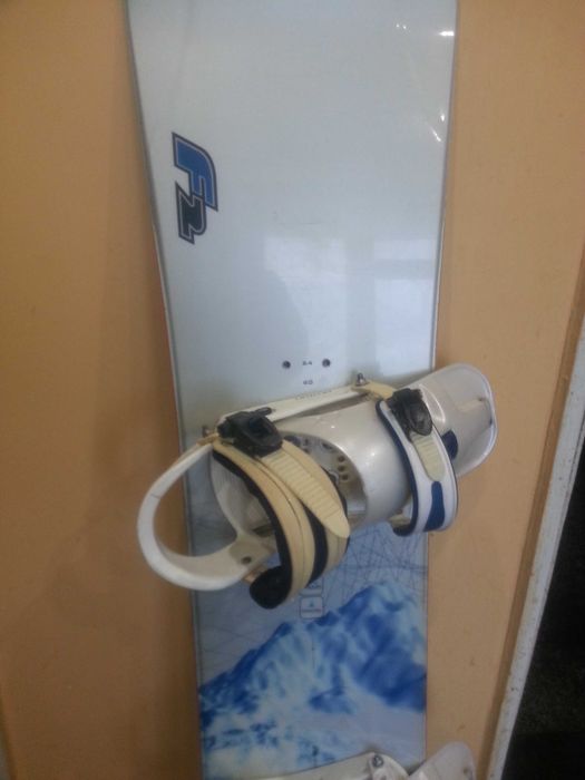 Сноуборд 156 см . Комплект със автоматите, докаран от Швейцария.