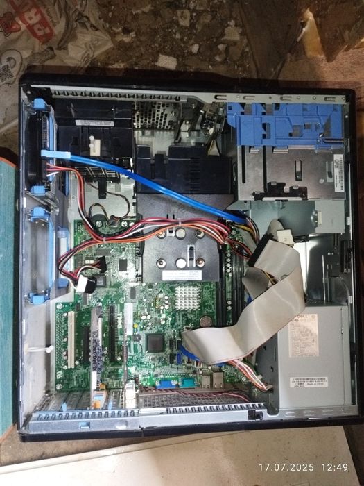 Vand 2 pc uri vechi functionale ,ori pentru piese