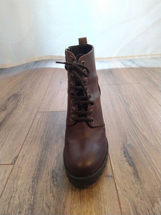 Ghete de dama, marca Alba, din piele maro, marimea 39