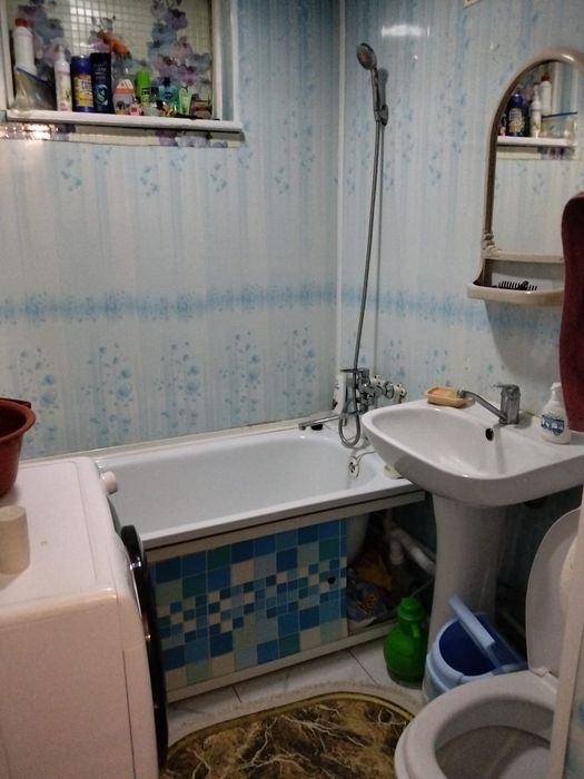 Продам квартиру в центре.