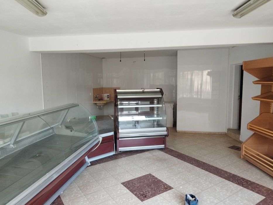 Дава се под наем Магазин в Сливен, Комлука - 45 кв.м за 153 € - Снимка #2