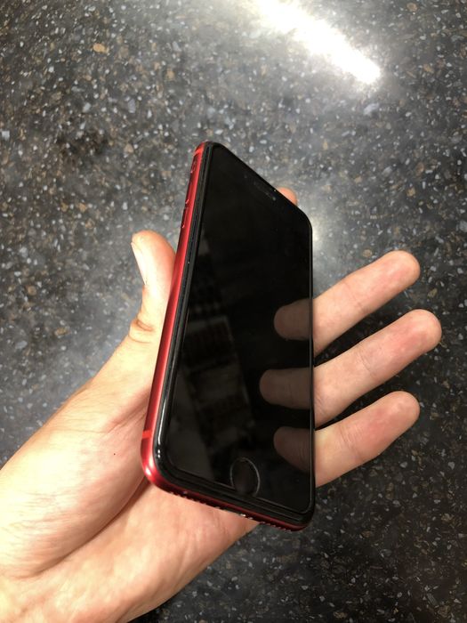 Продаю Айфон Se 128 гб