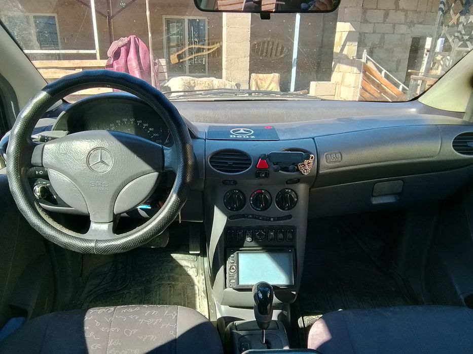 Мерседес А 190 черный