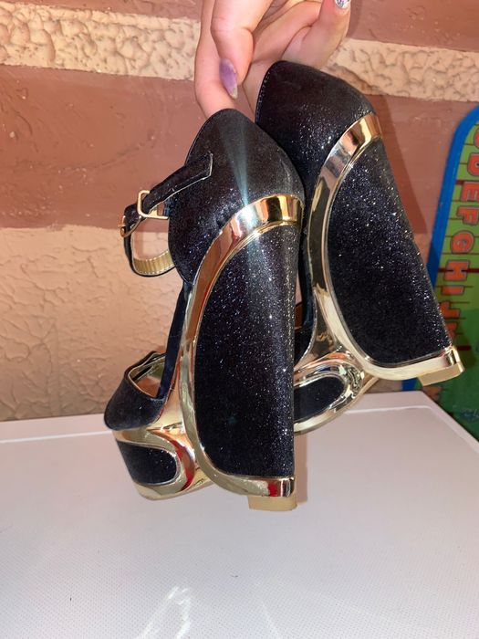 Обувки на платформа