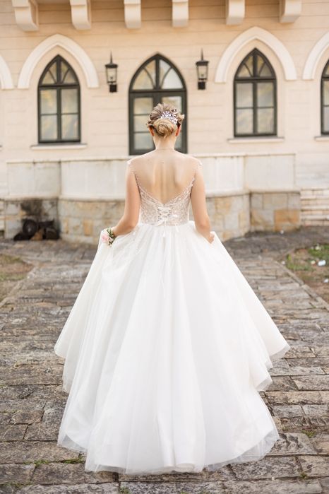 Rochie mireasă (Salon Estelle Iași)