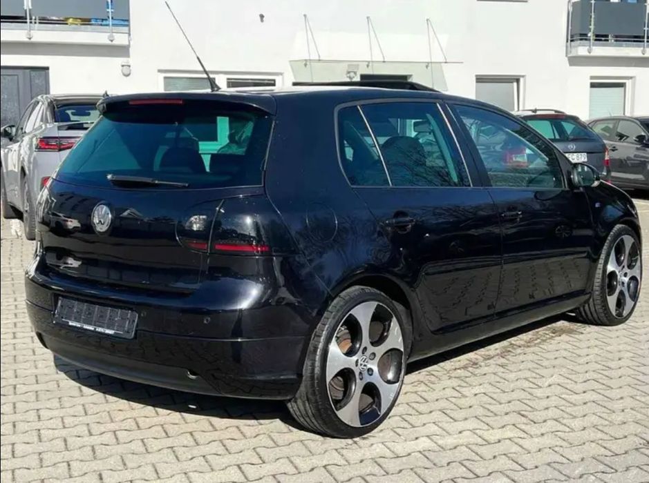 • Продавам голф 5 на ЧАСТИ 1.9tdi 105кс. BKC
Имам още над 17 Голф 5ци