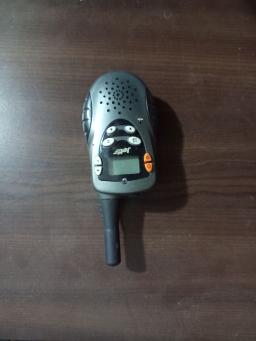 Продавам 2 радиостанции