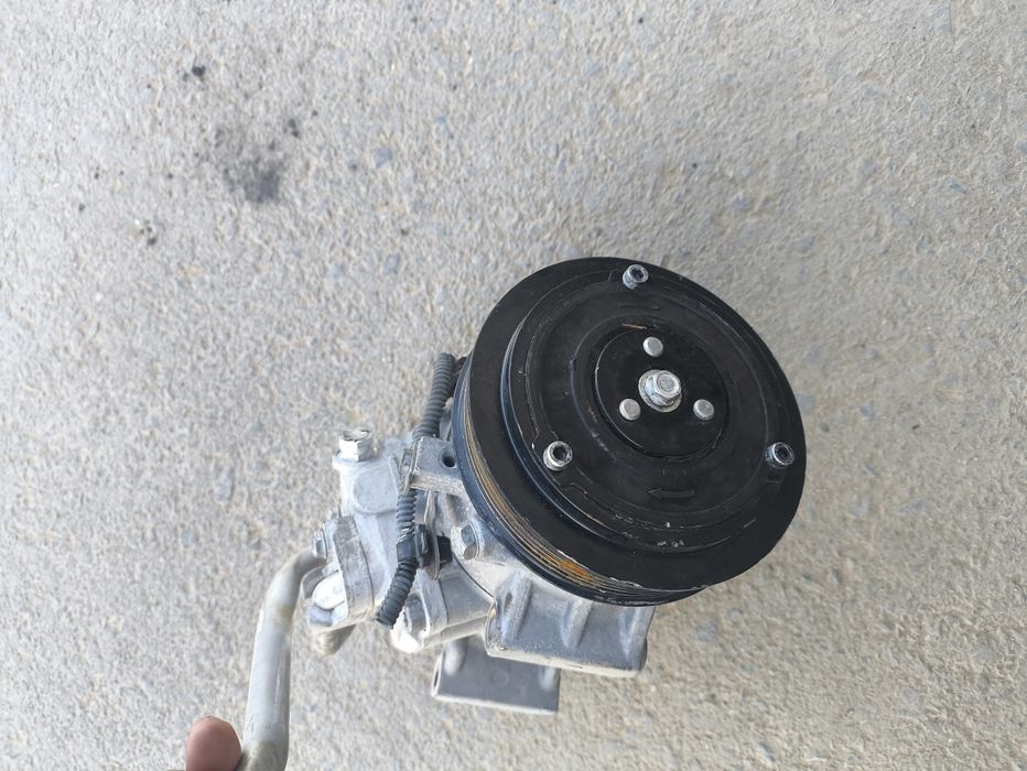 Продам  компрессор кондиционера