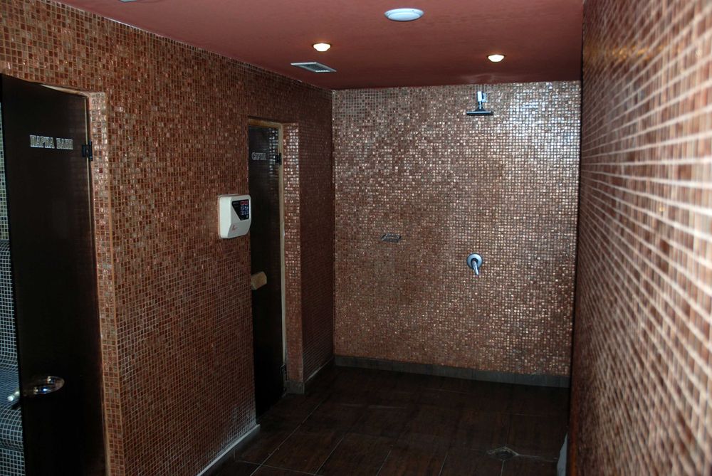 Продава се Хотел в Хисаря - 1000 кв.м за 485 €/кв.м - Снимка #10