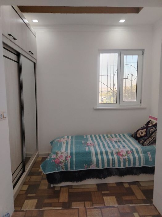 Чирчик ш. 9 м/н 10-автобаза Галерейка кирпичный дом 1/3/4 40 м²