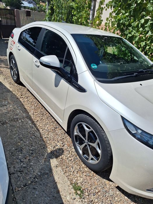 Opel Ampera 2012 Plug-in Hybrid