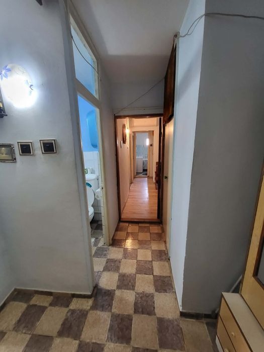 Vând apartament cu 3 camere