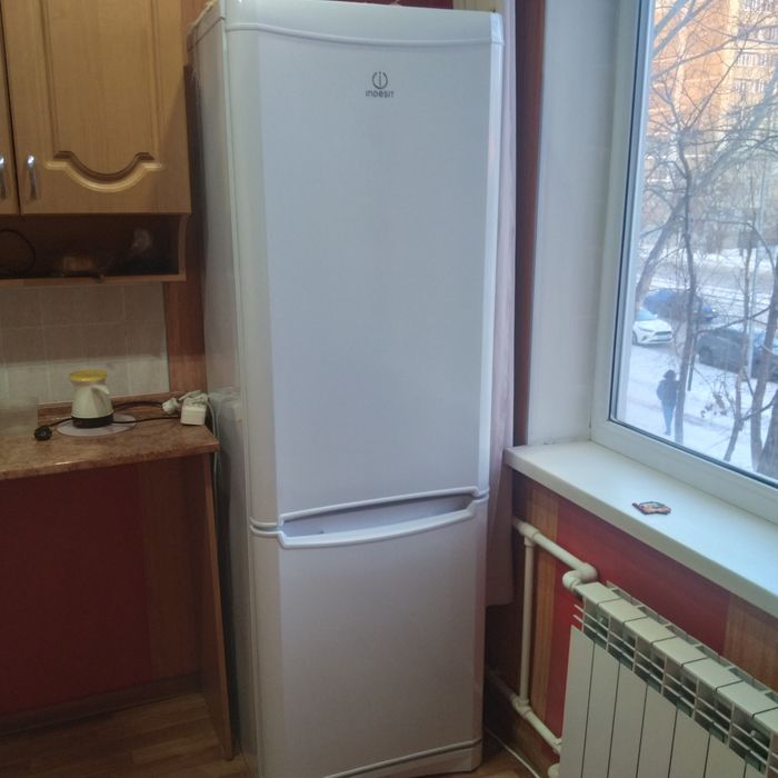 Продам холодильник Индезит