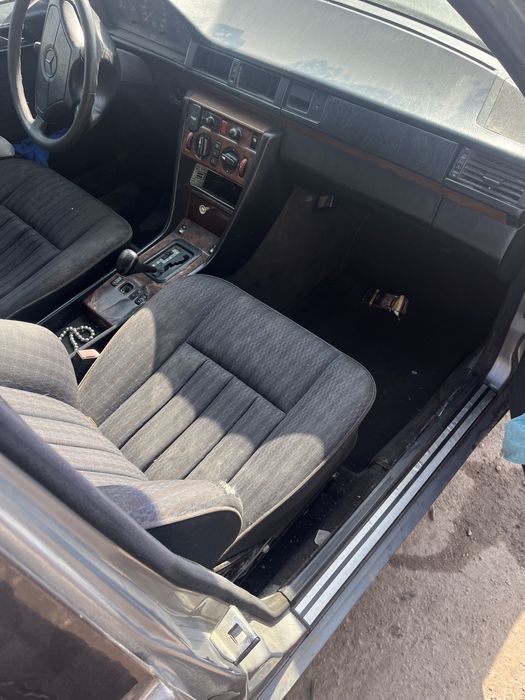 Салон  мерседес 124