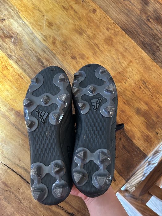 Футболни бутонки adidas за деца