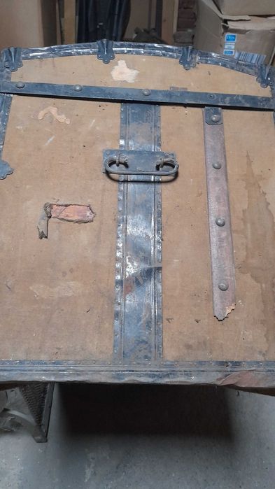 Антични дървени сандъци