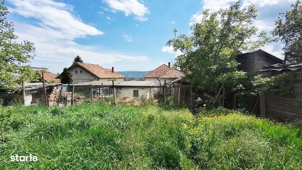 Teren intravilan de 2108 mp, cu casa, zona excelenta, Dambul Rotund