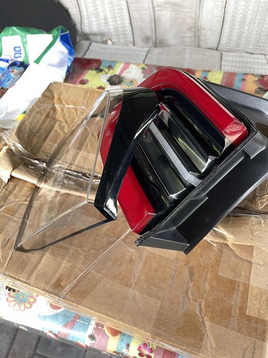 Задний левый плафон Тесла модель 3