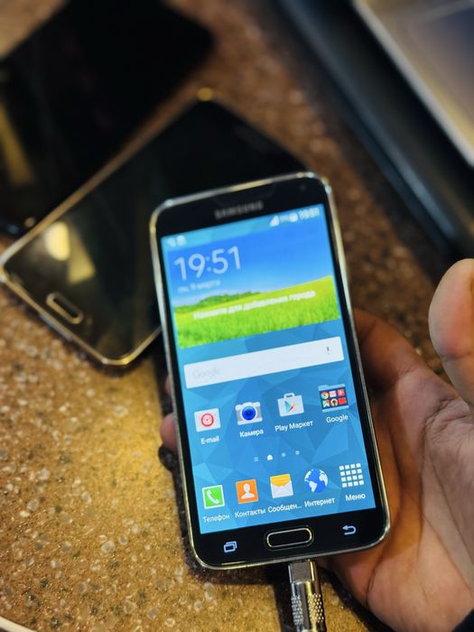 Samsung Galaxy S5 duos