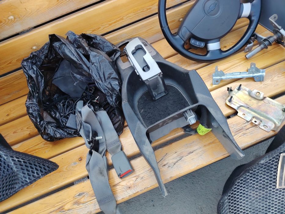 Jentra zapchastlar sotiladi