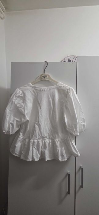 Bluza cu volane Zata marimea S,noua,cu eticheta Selimbar • OLX.ro