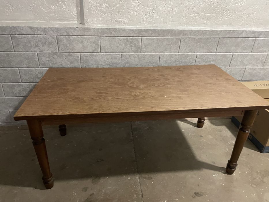 Продам стол и стулья