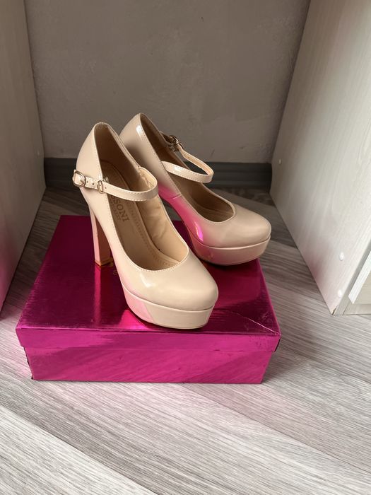 Срочно продам туфли