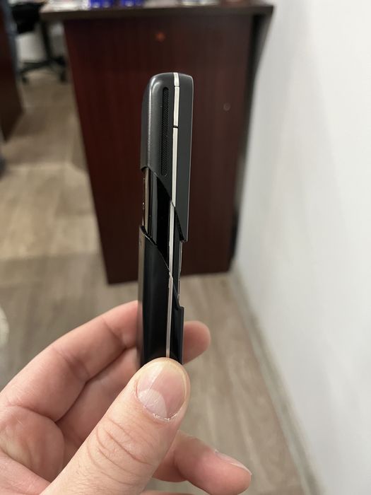 Продам телефон