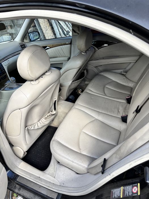 Dezmembrez/ Vand Mercedes Eclass w211