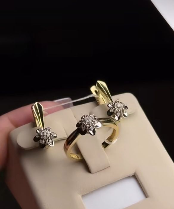 Золотой комплект с бриллиантами