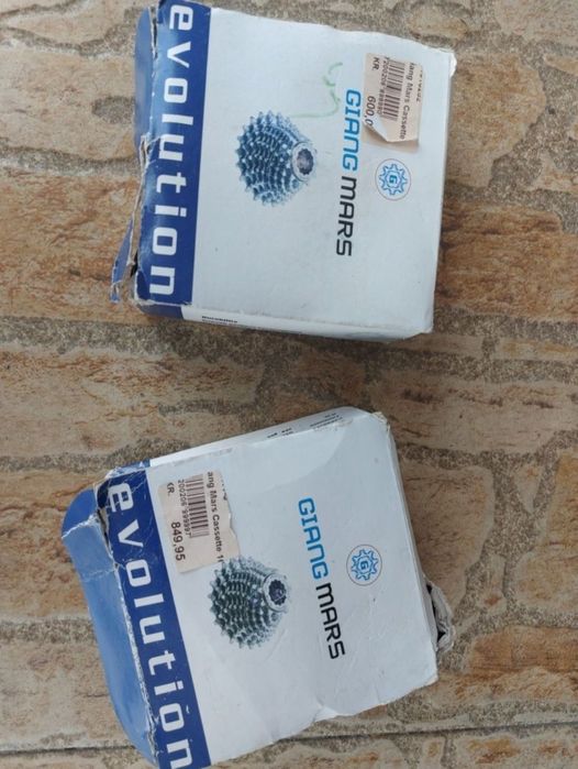 Pinioane bicicletă Shimano originale, cameră de 10 și 11 pinioane