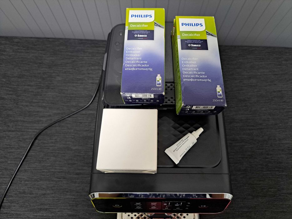 Espressor Philips LatteGo, cafea macinata/boabe si kit intretinere