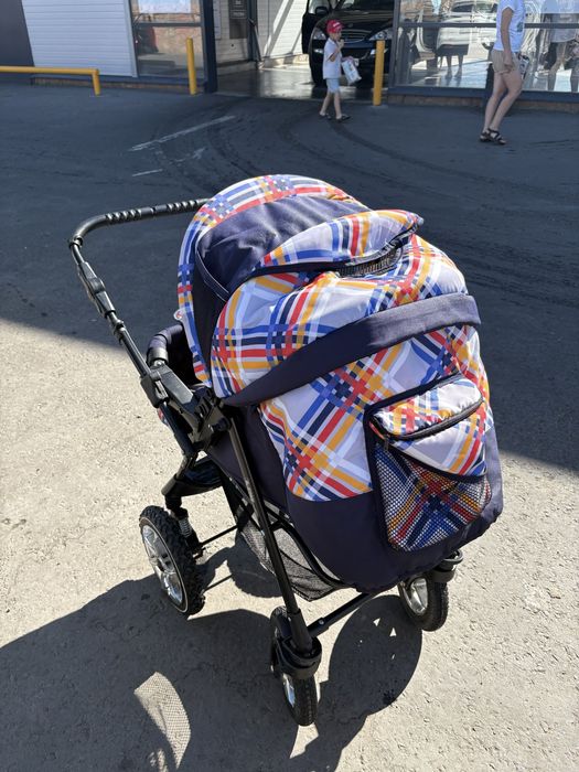 Продам коляску Пилот