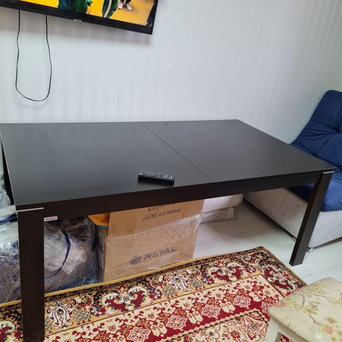 Продам стол  в отличном состоянии.