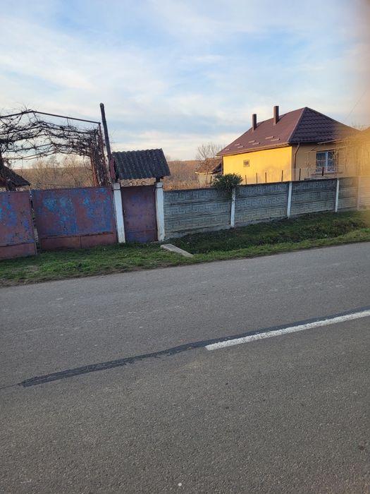 Vând casa sau se vinde in rate