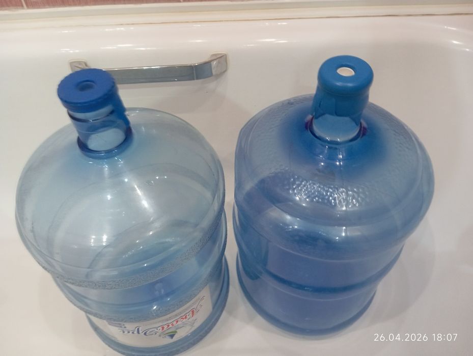 Продам Бутыли 18,9 л