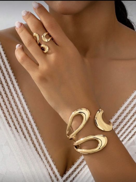 Елегантна гривна