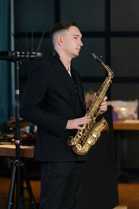 Саксофонист   :)