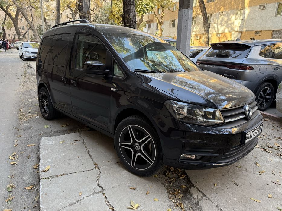 Wolkswagen Caddy Black Tradeline