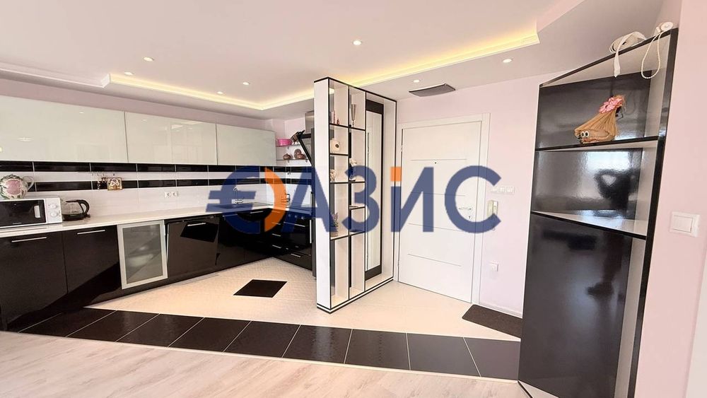 Продава се Тристаен апартамент в с. Равда, Област Бургас - 170 кв.м за 750 €/кв.м - Снимка #2